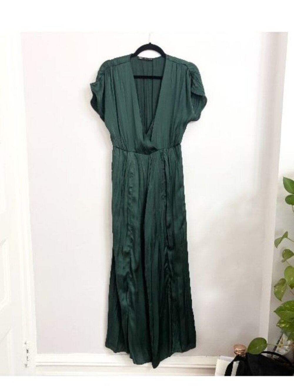 EUC Zara Satin Effect Emerald Green V Neck Jumpsuit - Sz XS